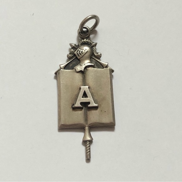 Vintage silver metal school lavaliere style pendant knight helmet letter A - Picture 2 of 9